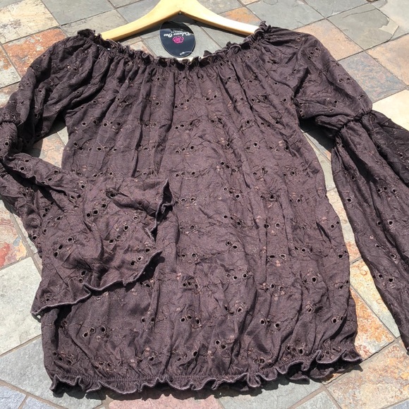 NWT Off shoulder elastic closure long sleeve Small - Picture 6 of 8